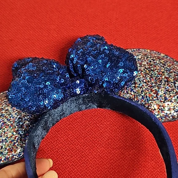 Disney Parks Commemorative 2020 Mouse Ears glitter sequins souvenir EUC WDW - Picture 4 of 7